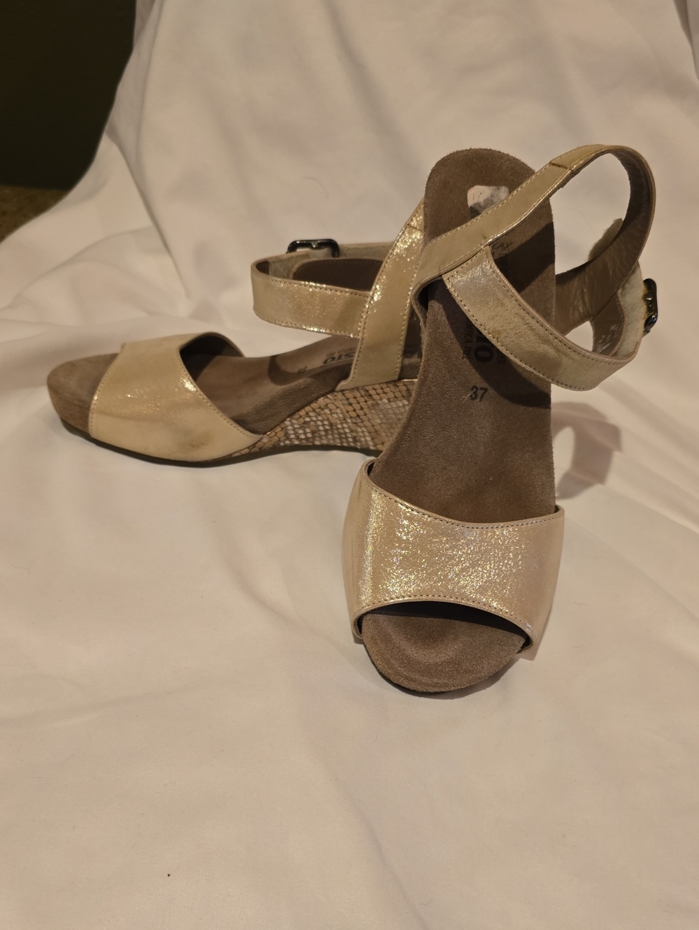 Mephisto Shimmery Nude Beige Wedge Sandals
